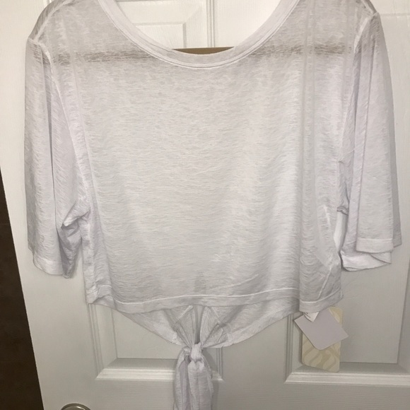 Fabletics Cropped Workout Tee - Picture 2 of 3